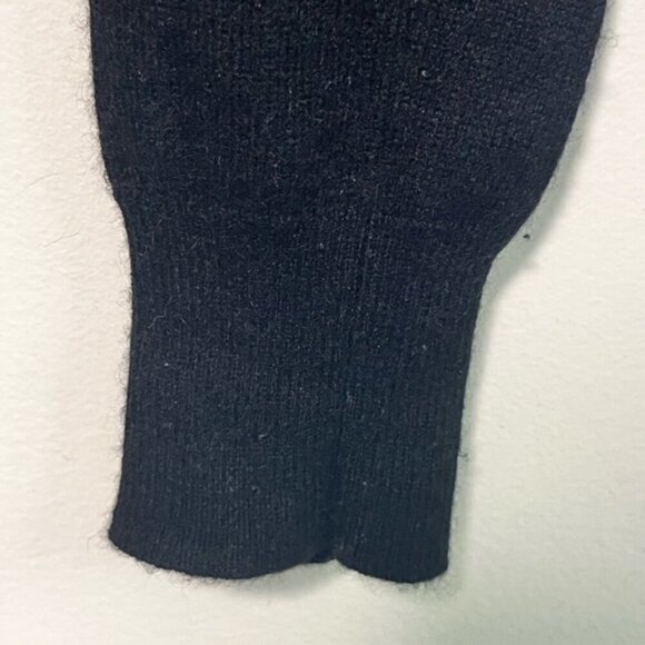 Aqua Cashmere Women’s Black Cold Shoulder Sweater – Size L - Picture 5 of 10